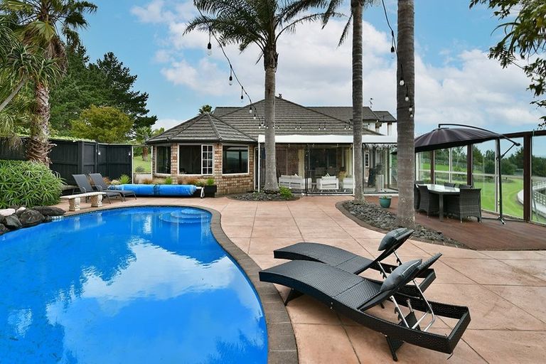 Photo of property in 54 Pinetone Road, Kumeu, 0892