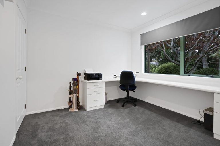 Photo of property in 9 Adam Lile Drive, Highlands Park, New Plymouth, 4312