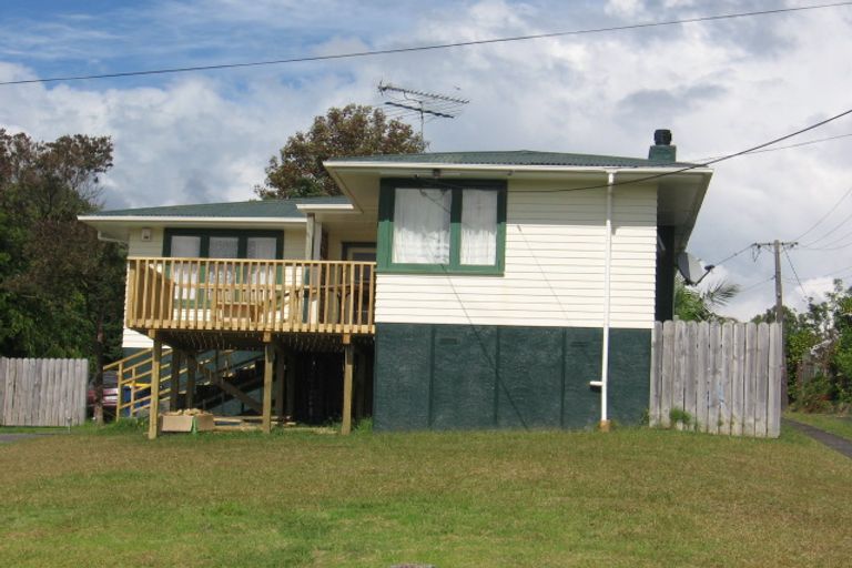 Photo of property in 1/50 Beaubank Road, Kelston, Auckland, 0602