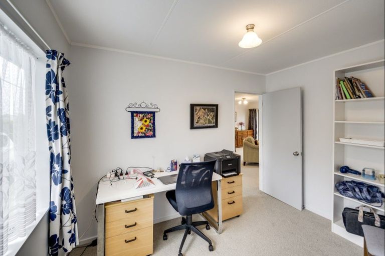Photo of property in 233a Grove Road, Mayfair, Hastings, 4122