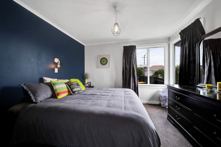 Photo of property in 12 Walsh Road, Westown, New Plymouth, 4310