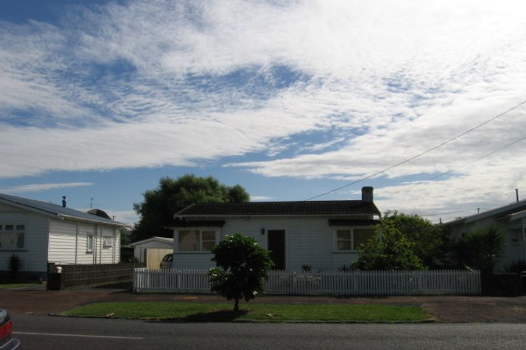 Photo of property in 16 Moa Road, Point Chevalier, Auckland, 1022