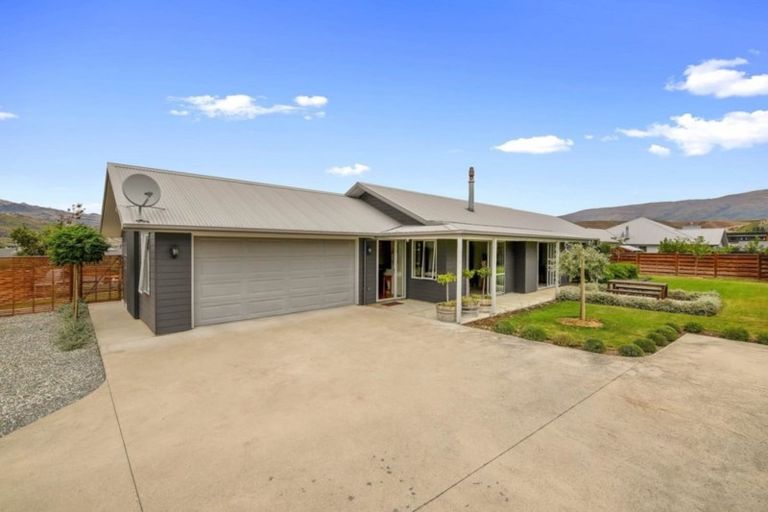 Photo of property in 44 Missy Crescent, Mount Pisa, Cromwell, 9383
