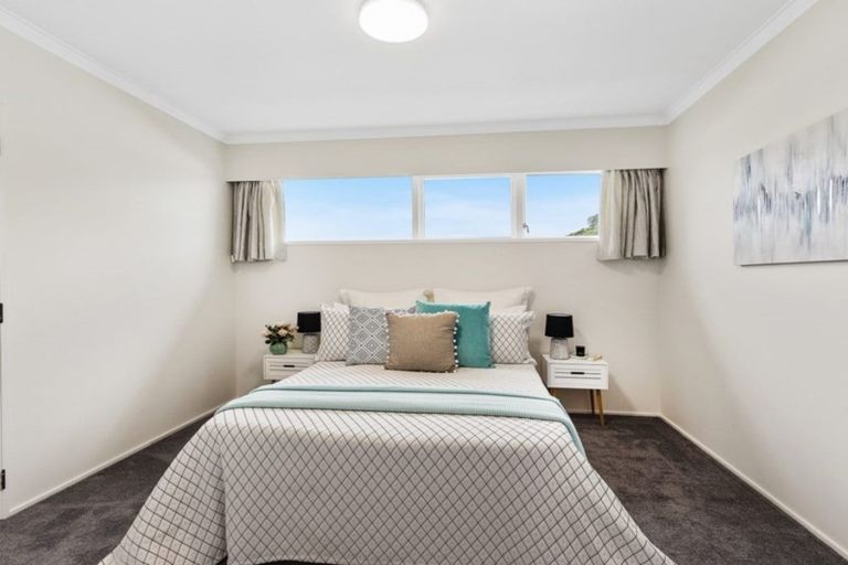 Photo of property in 5 Compass Way, Whitby, Porirua, 5024