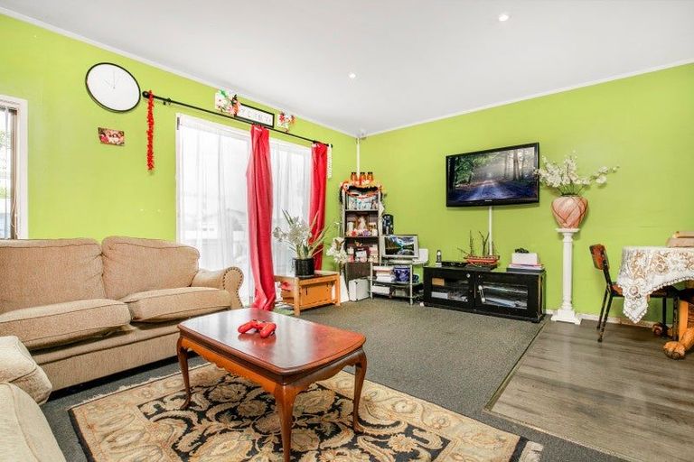 Photo of property in 46 Pukeroa Place, Papakura, 2110