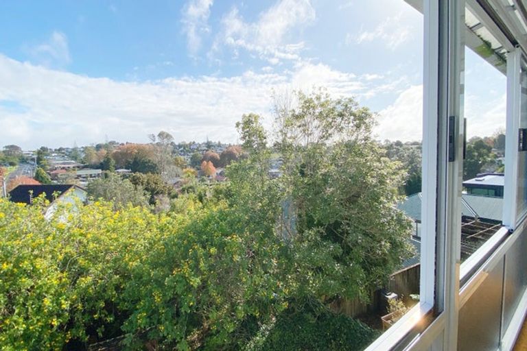 Photo of property in 58 Marlborough Avenue, Glenfield, Auckland, 0629