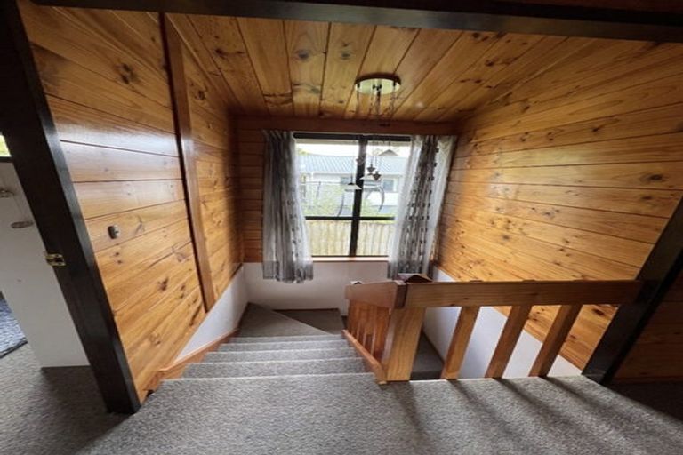 Photo of property in 9 Raphael Place, West Harbour, Auckland, 0618