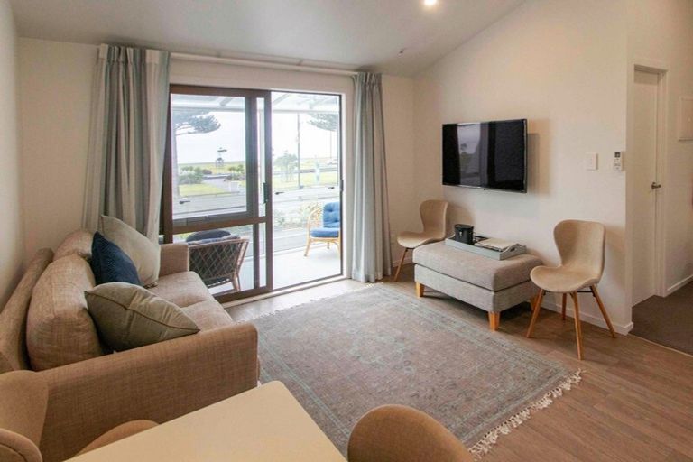 Photo of property in 451 Marine Parade, Napier South, Napier, 4110