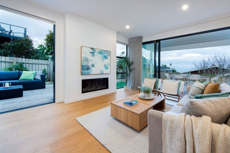 Photo of property in 12b Newburn Road, Waiake, Auckland, 0630