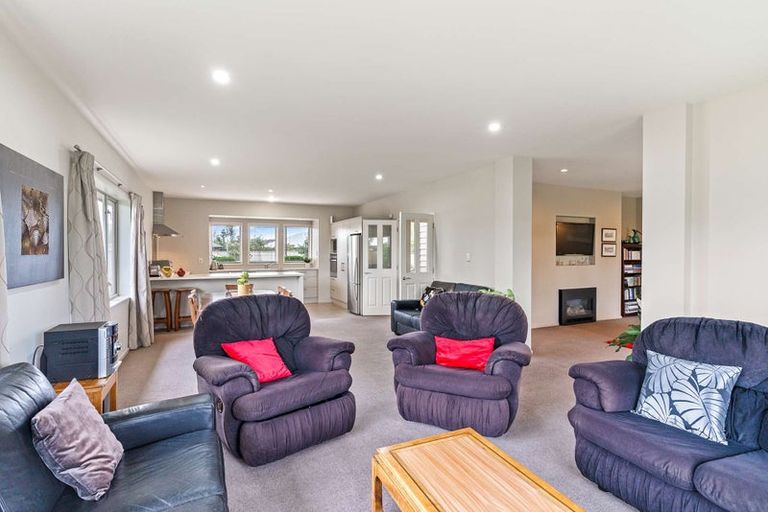 Photo of property in 8 Melville Crescent, Rolleston, 7614