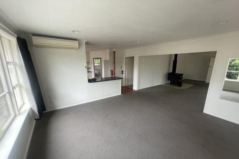 Photo of property in 2 Ilfracombe Place, Burnside, Christchurch, 8053