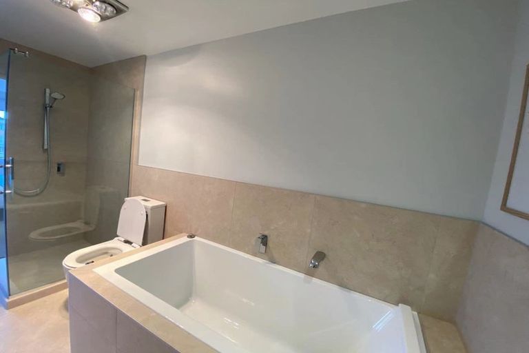 Photo of property in 50 Bordeaux Parade, Te Atatu South, Auckland, 0610