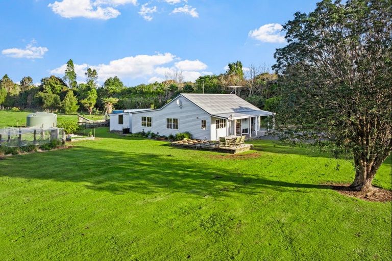 Photo of property in 242b Omaha Flats Road, Tawharanui Peninsula, 0986