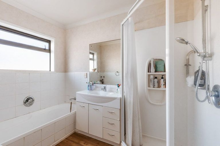 Photo of property in 14 Ohuirehe Road, Coastlands, Whakatane, 3120