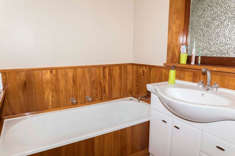 Photo of property in 46 Swinburn Street, Dannevirke, 4930