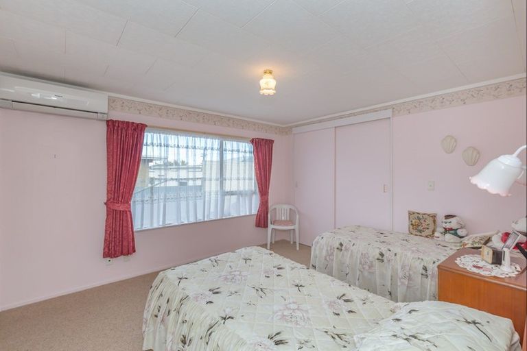 Photo of property in 2 Winslow Place, Levin, 5510