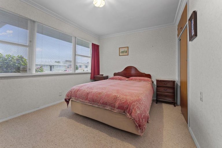 Photo of property in 26 Karaka Crescent, Levin, 5510