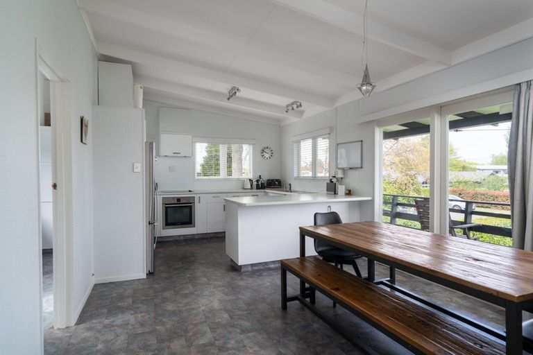 Photo of property in 14 Parata Street, Two Mile Bay, Taupo, 3330