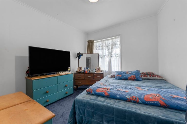 Photo of property in 48 Sutton Crescent, Papakura, 2110