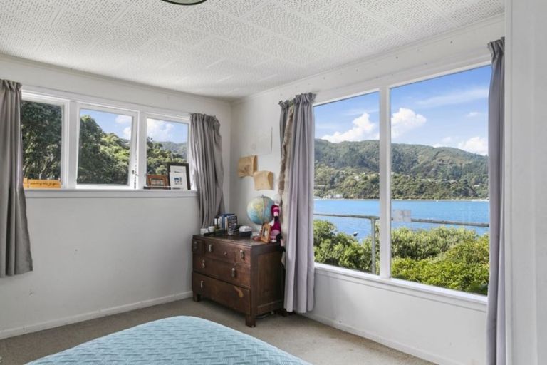 Photo of property in 1a Howard Road, Point Howard, Lower Hutt, 5013