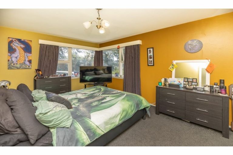 Photo of property in 11 Masham Road, Broomfield, Christchurch, 8042