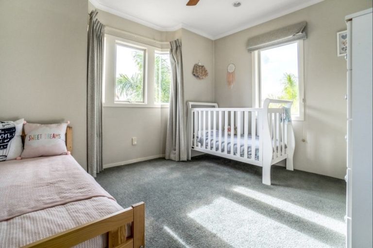 Photo of property in 2/137 Lakeside Drive, Orewa, 0931