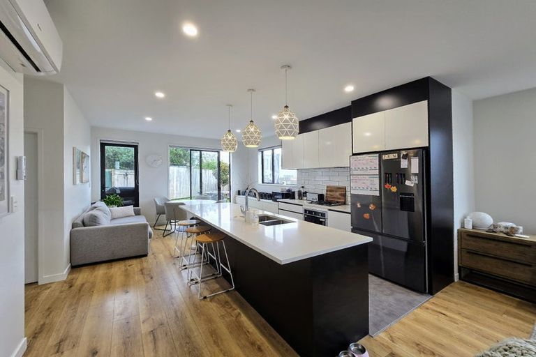 Photo of property in 7c Gulf Crest, Bucklands Beach, Auckland, 2012