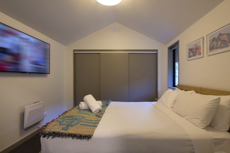 Photo of property in La Residence Du Lac, 39/527 Frankton Road, Queenstown, 9300