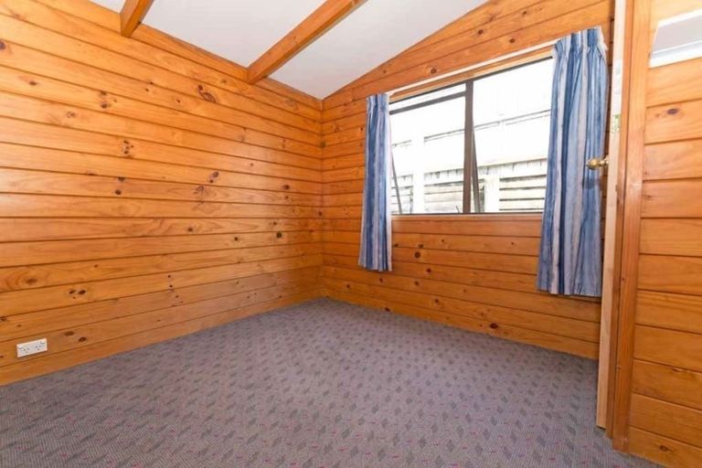 Photo of property in 1/28 Elizabeth Drive, West Harbour, Auckland, 0618