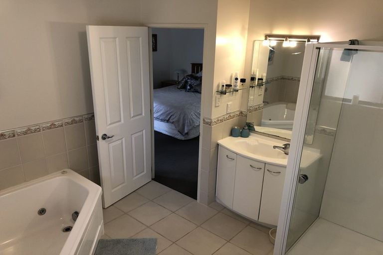 Photo of property in 3 Idris Court, The Gardens, Auckland, 2105