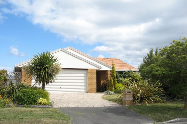 Photo of property in 4 Fieldmoor Place, Parklands, Christchurch, 8083