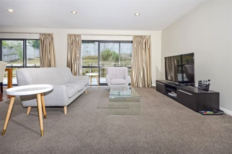 Photo of property in 99 Laurel Oak Drive, Schnapper Rock, Auckland, 0632