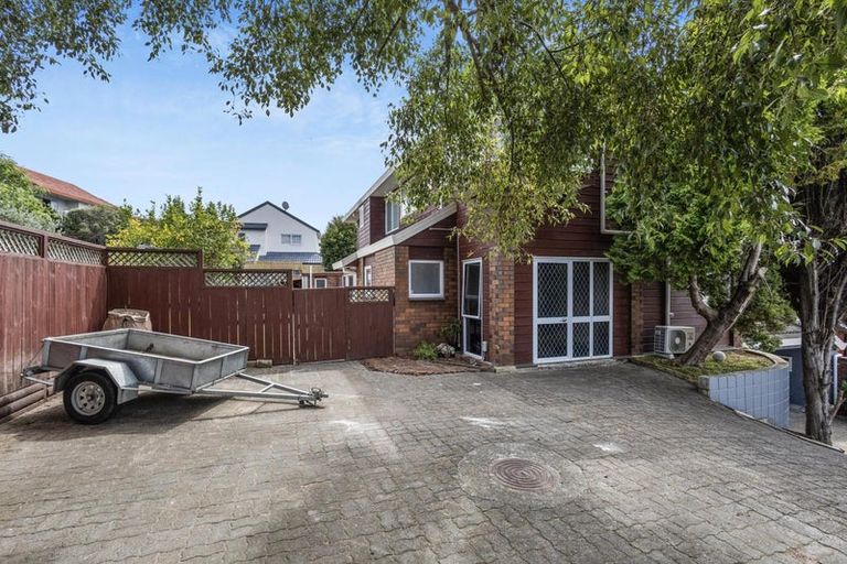 Photo of property in 8 Burn-murdoch Street, St Andrews, Hamilton, 3200