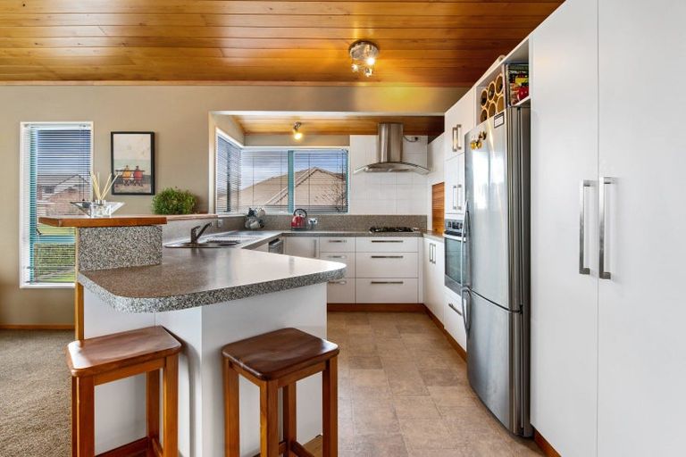 Photo of property in 11 Thelma Place, Lynmore, Rotorua, 3010