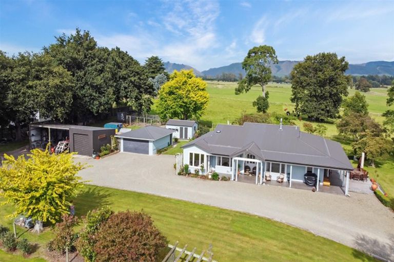 Photo of property in 302 Timaru Road, Waimate, 7978