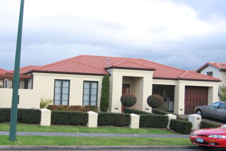 Photo of property in 5 Fairfield Lane, East Tamaki Heights, Auckland, 2016