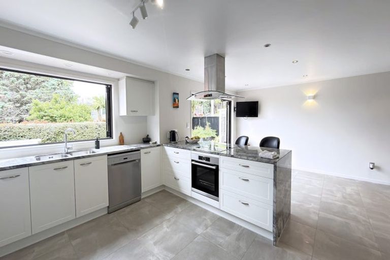 Photo of property in 16 Onetaunga Road, Chatswood, Auckland, 0626