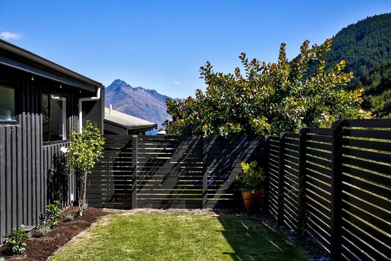 Photo of property in 39b Greenstone Place, Fernhill, Queenstown, 9300