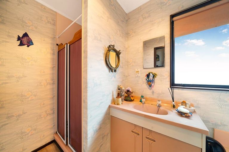 Photo of property in 2/30 Fraser Road, Narrow Neck, Auckland, 0624