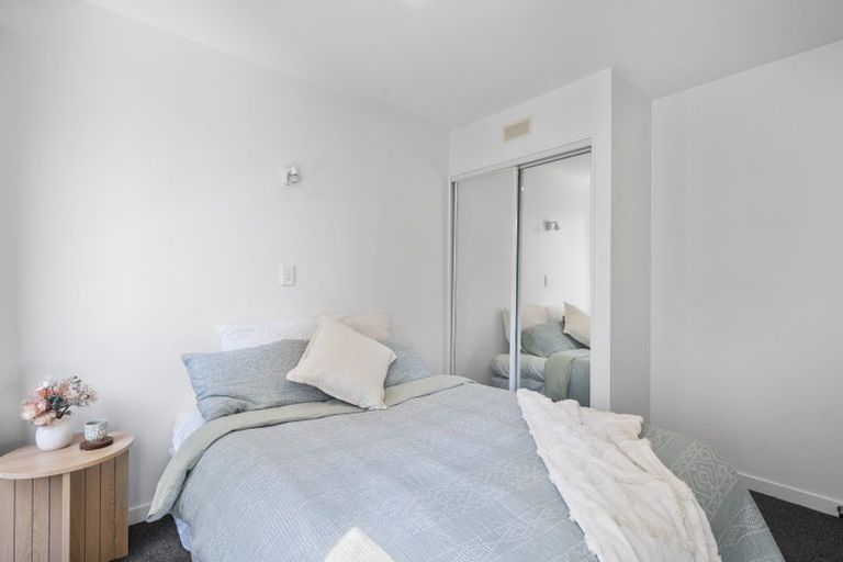 Photo of property in Terrace Heights Apartments, 3c/163 The Terrace, Wellington Central, Wellington, 6011