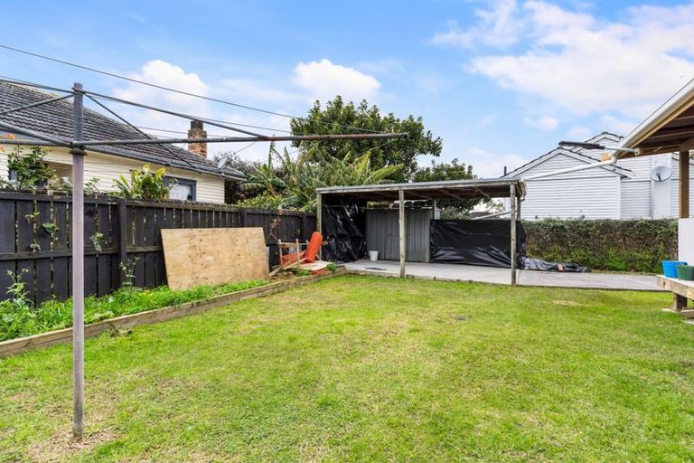 Photo of property in 2/13 John Street, Mangere East, Auckland, 2024