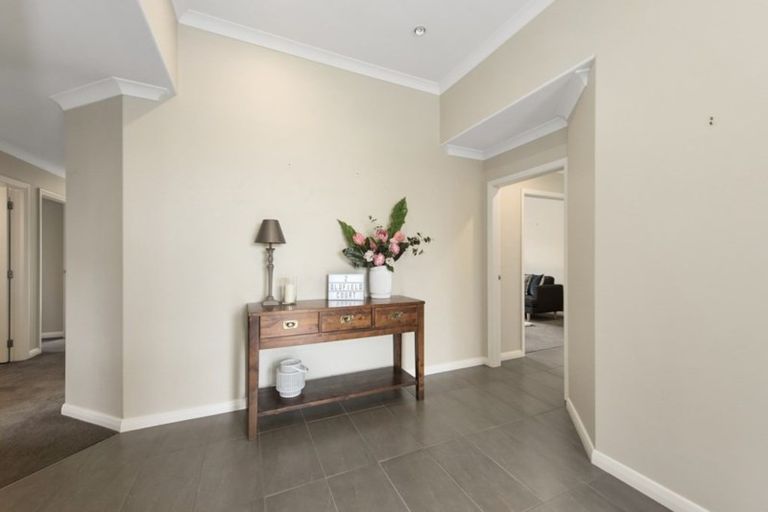 Photo of property in 2 Oldfield Court, Huntington, Hamilton, 3210