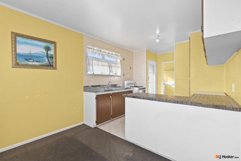 Photo of property in 52 Hobart Crescent, Wattle Downs, Auckland, 2103