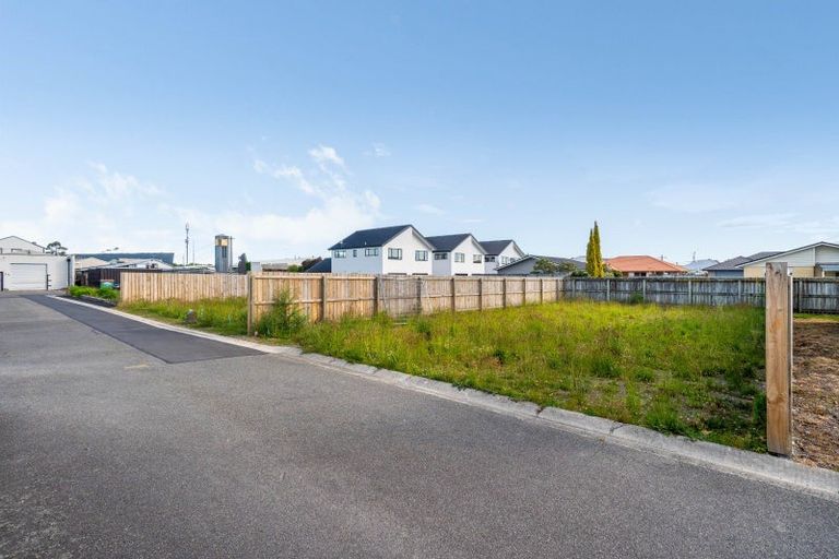 Photo of property in 2 Ballinger Place, Kaiapoi, 7630