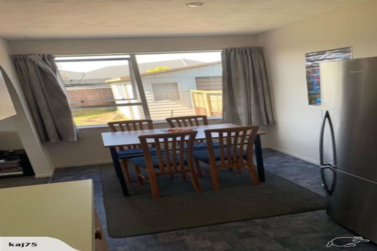 Photo of property in 2/12 Tamarisk Place, Parklands, Christchurch, 8083