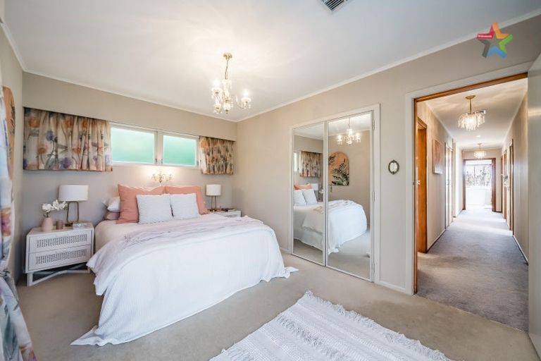 Photo of property in 26a Tai Paku Paku Road, Karaka Bays, Wellington, 6022