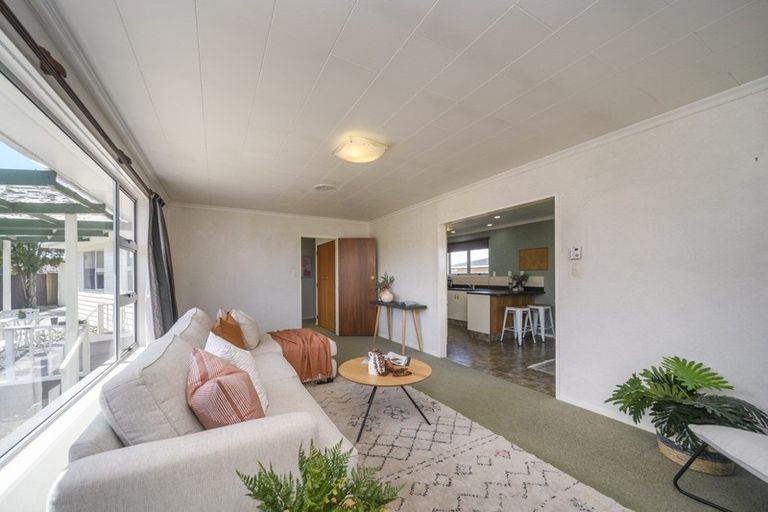 Photo of property in 7 Dunk Place, Milson, Palmerston North, 4414