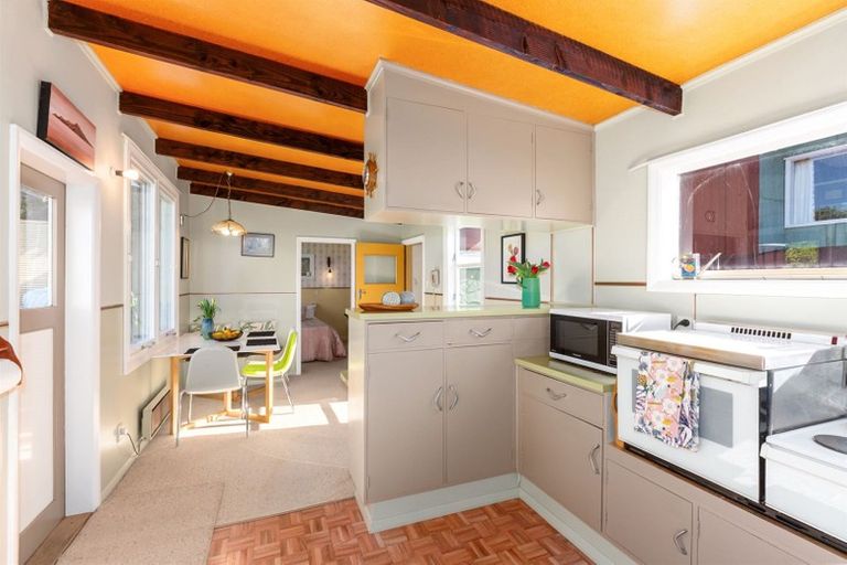 Photo of property in 15 Bayview Road, Paremata, Porirua, 5024