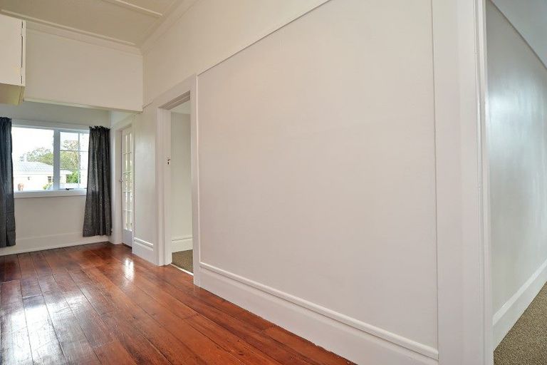 Photo of property in 2 Wright Street, Dannevirke, 4930