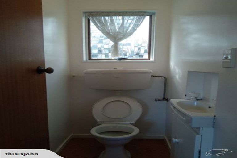 Photo of property in 84 Taylor Terrace, Tawa, Wellington, 5028